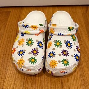 CROCS White Floral Mules
